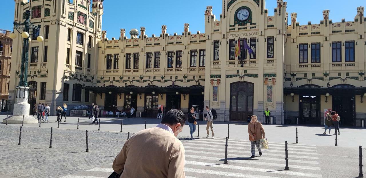 Edificio Tiziano Mercado Central Valencia Bagian luar foto