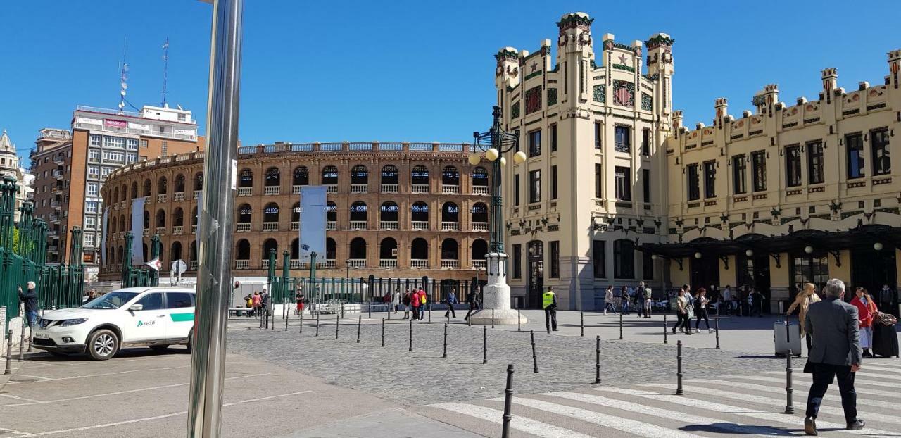 Edificio Tiziano Mercado Central Valencia Bagian luar foto